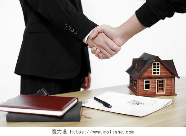 商务人像购房手势成交握手签协议购房房产投资